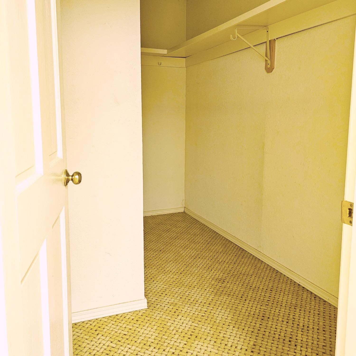 1902 E Reppto Street