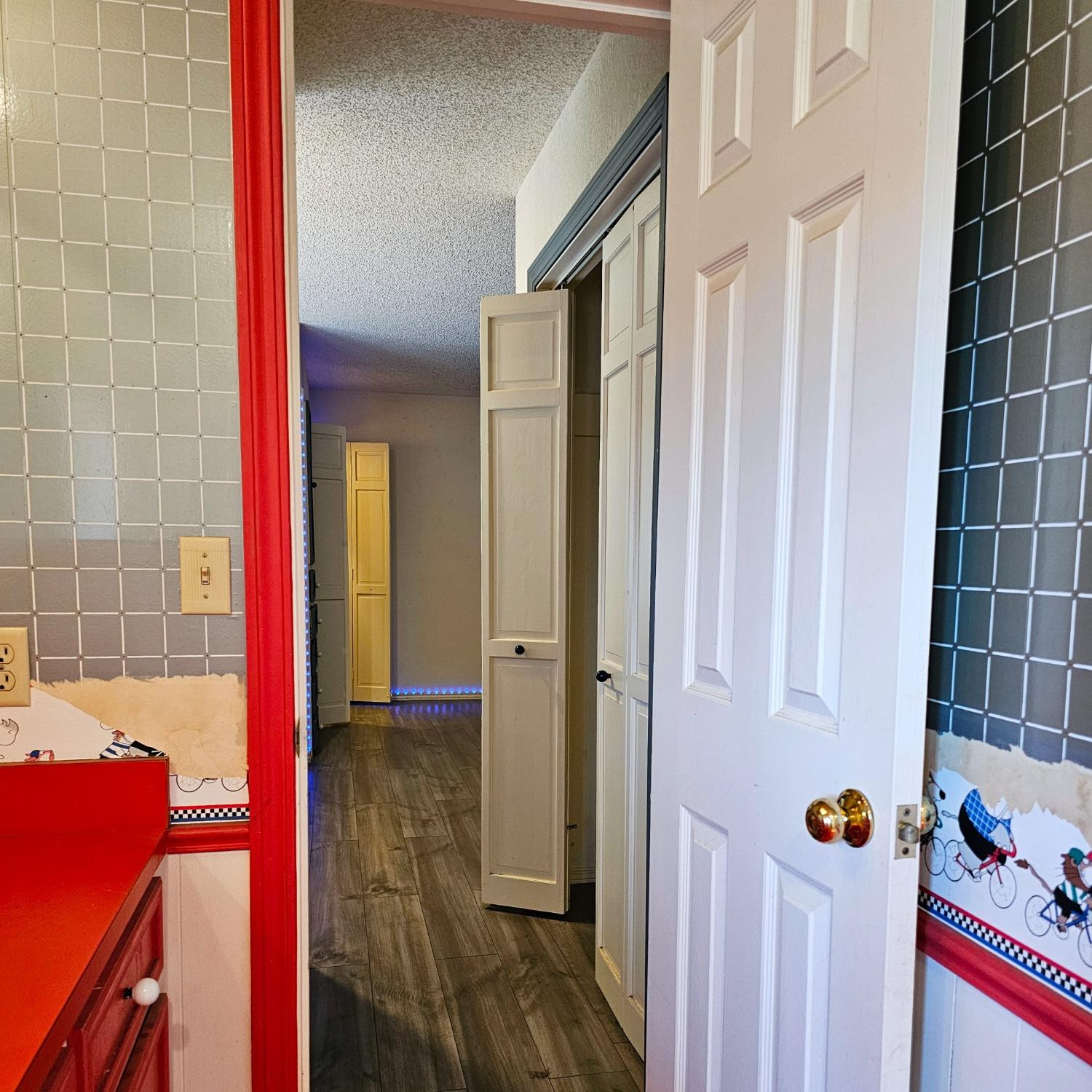 1902 E Reppto Street