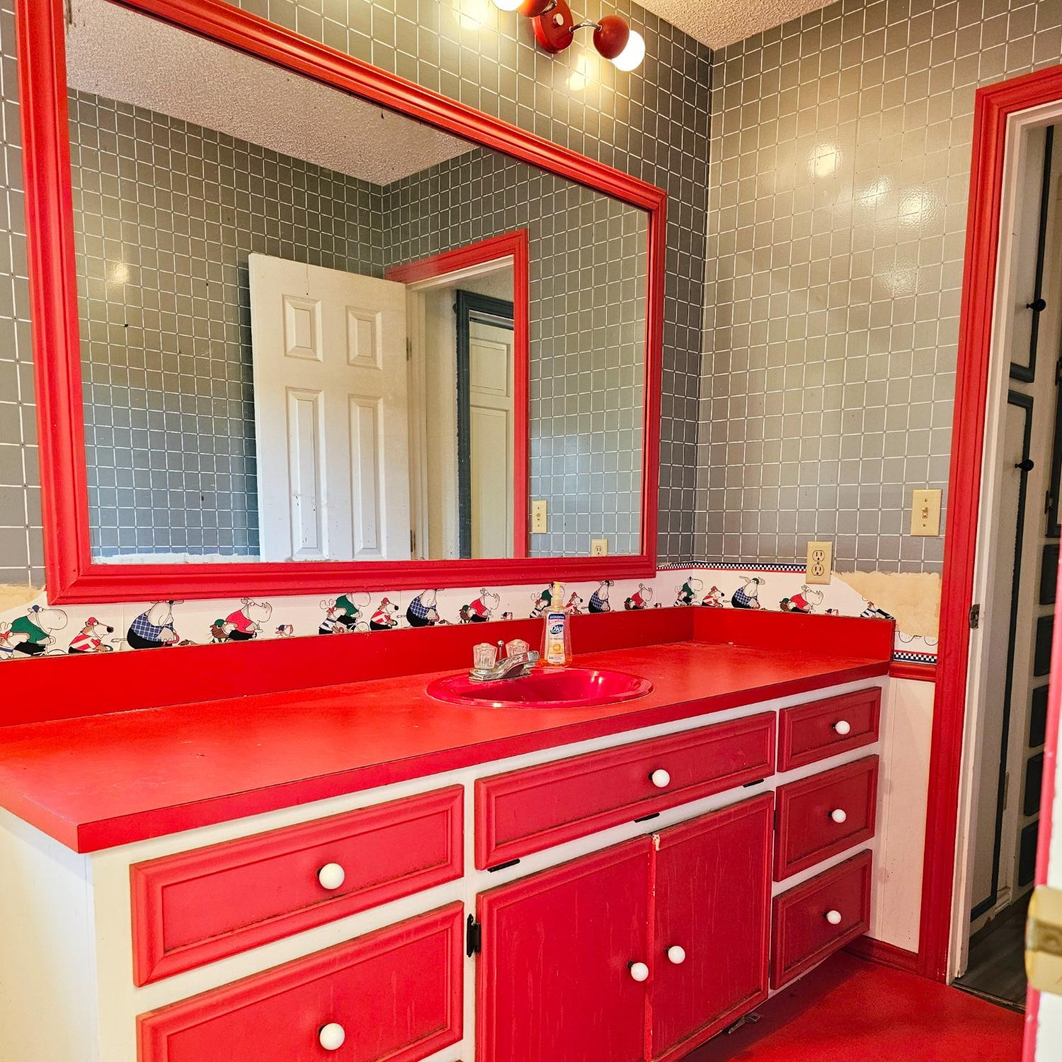 1902 E Reppto Street