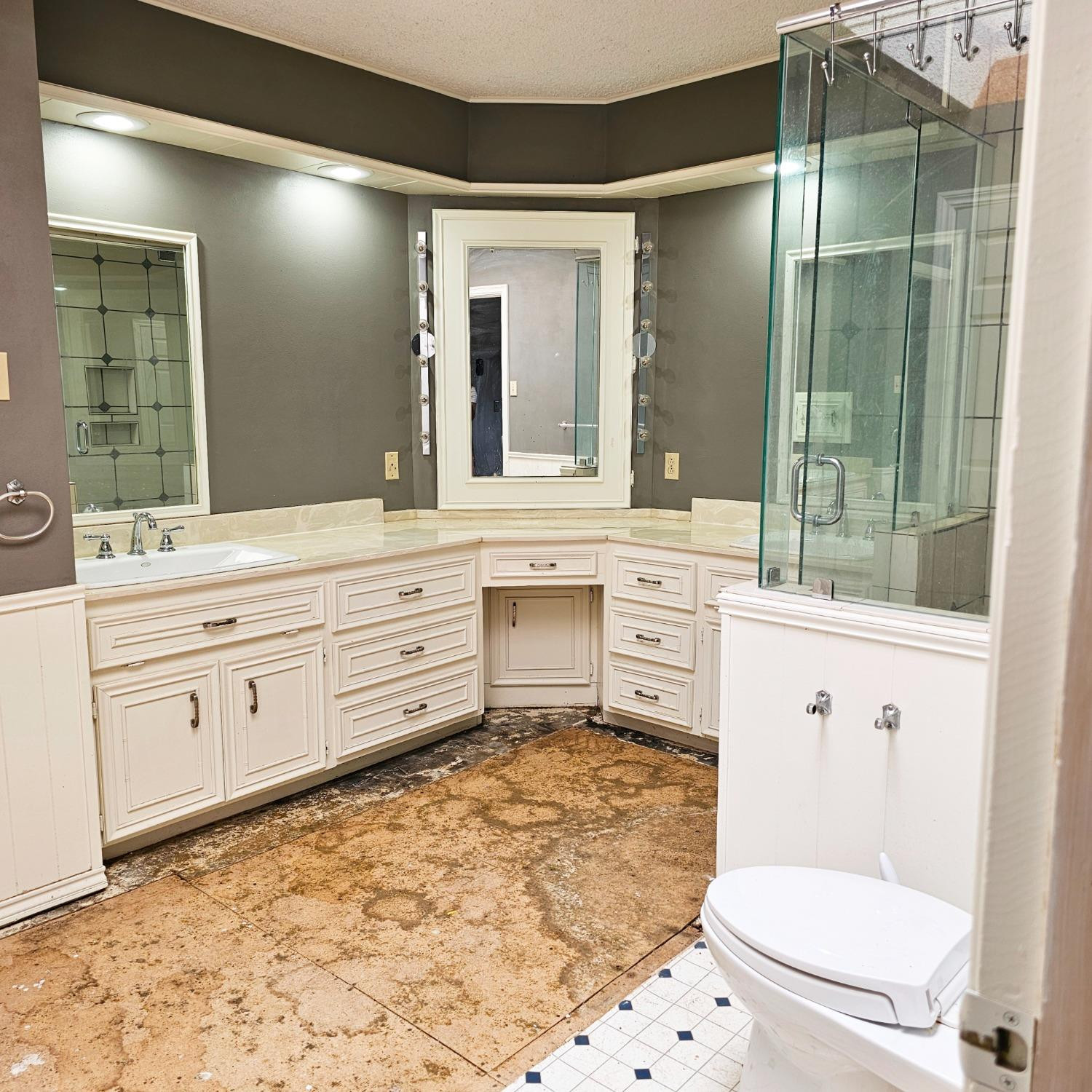 1902 E Reppto Street