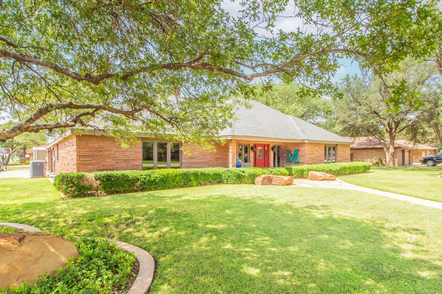 1812 E Carter Drive