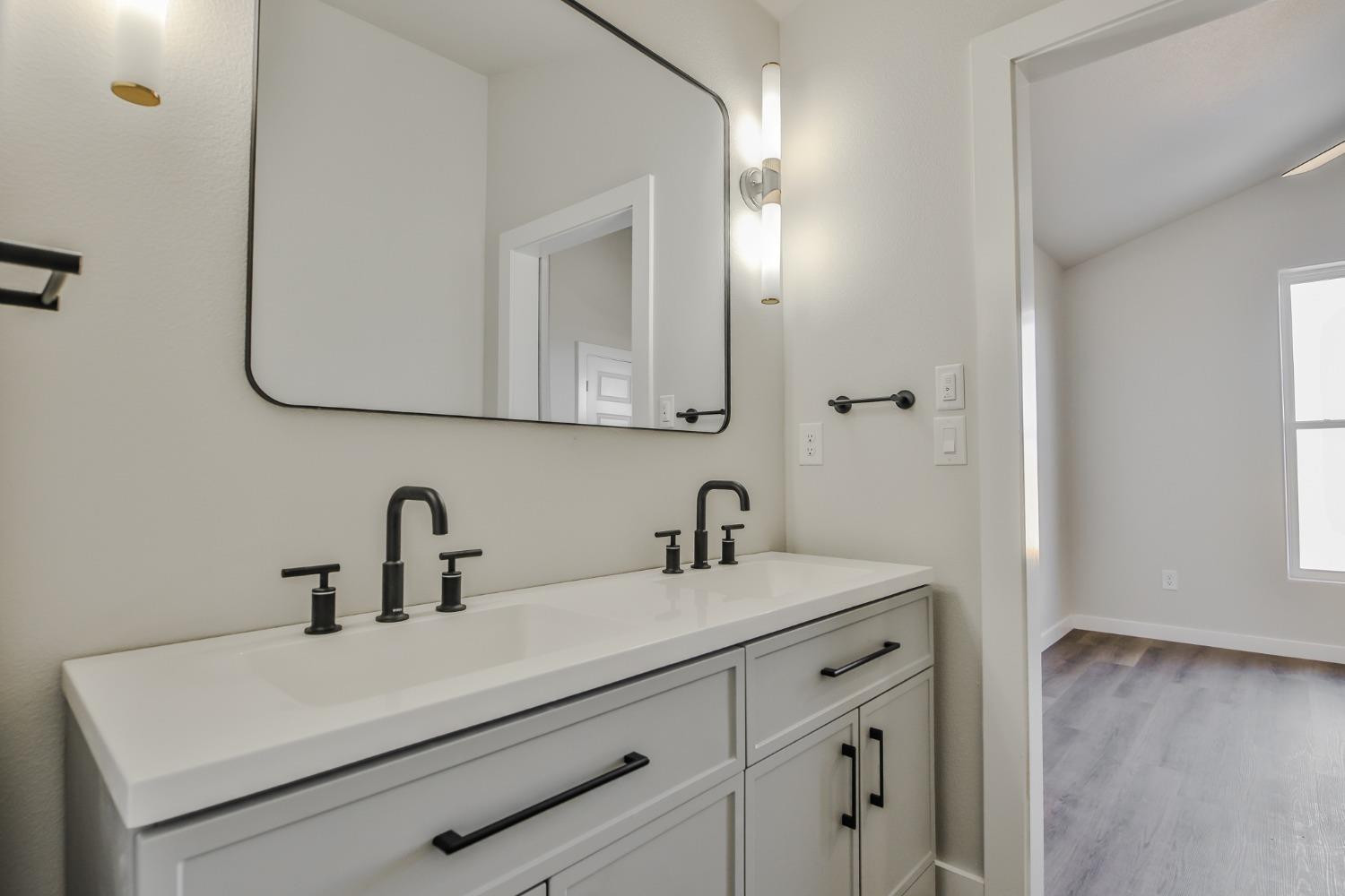 2159 Langford Avenue