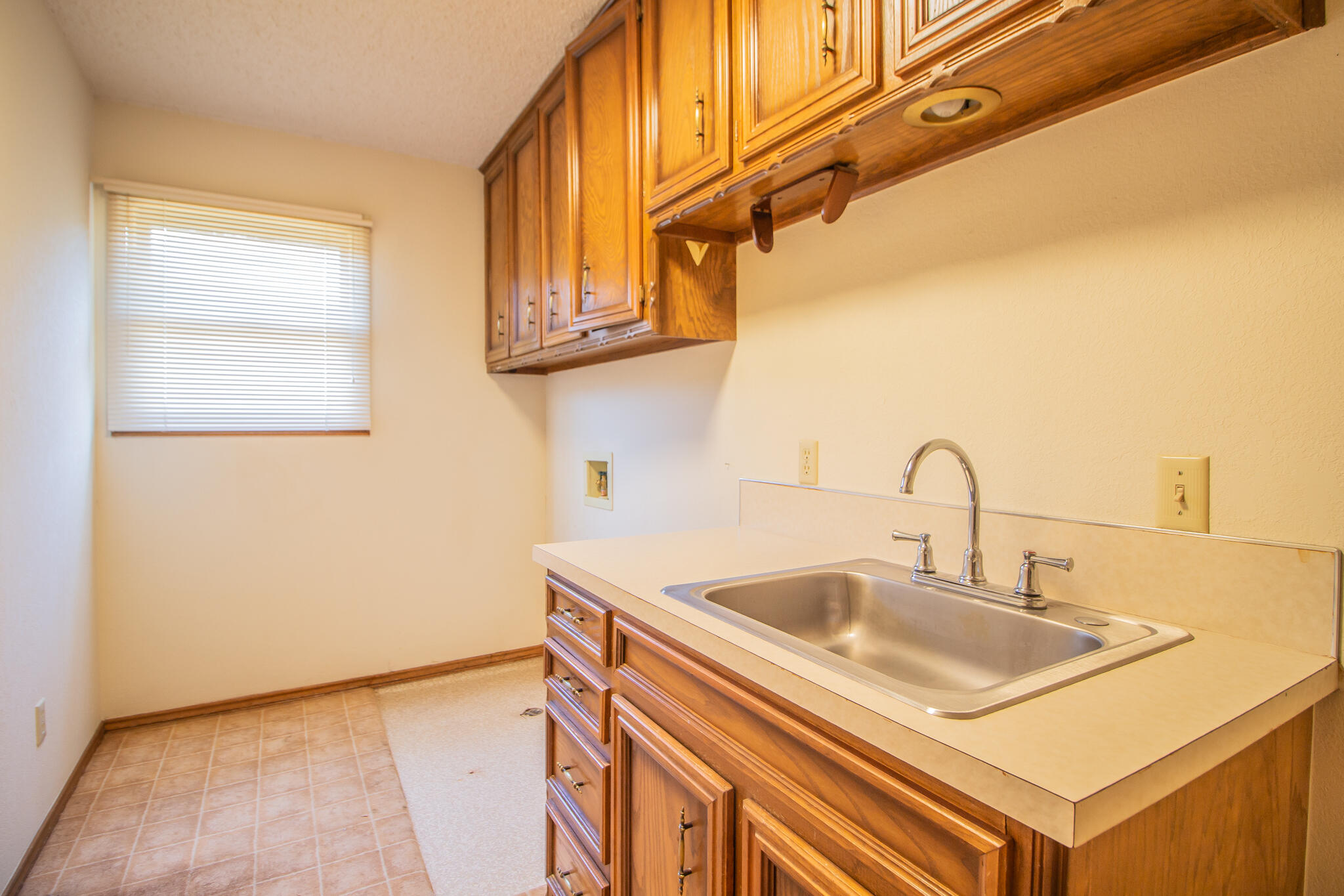 1704 Hester E Hester