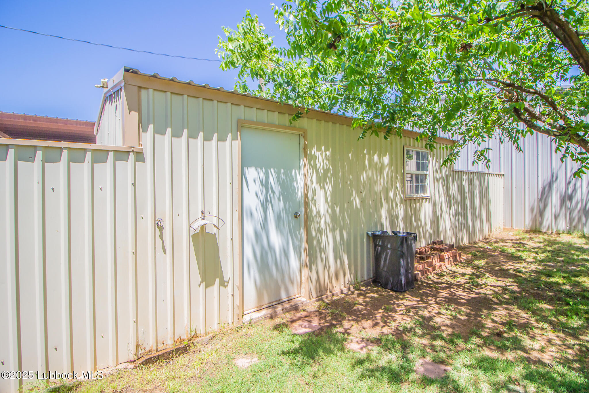1319 N Cedar Street