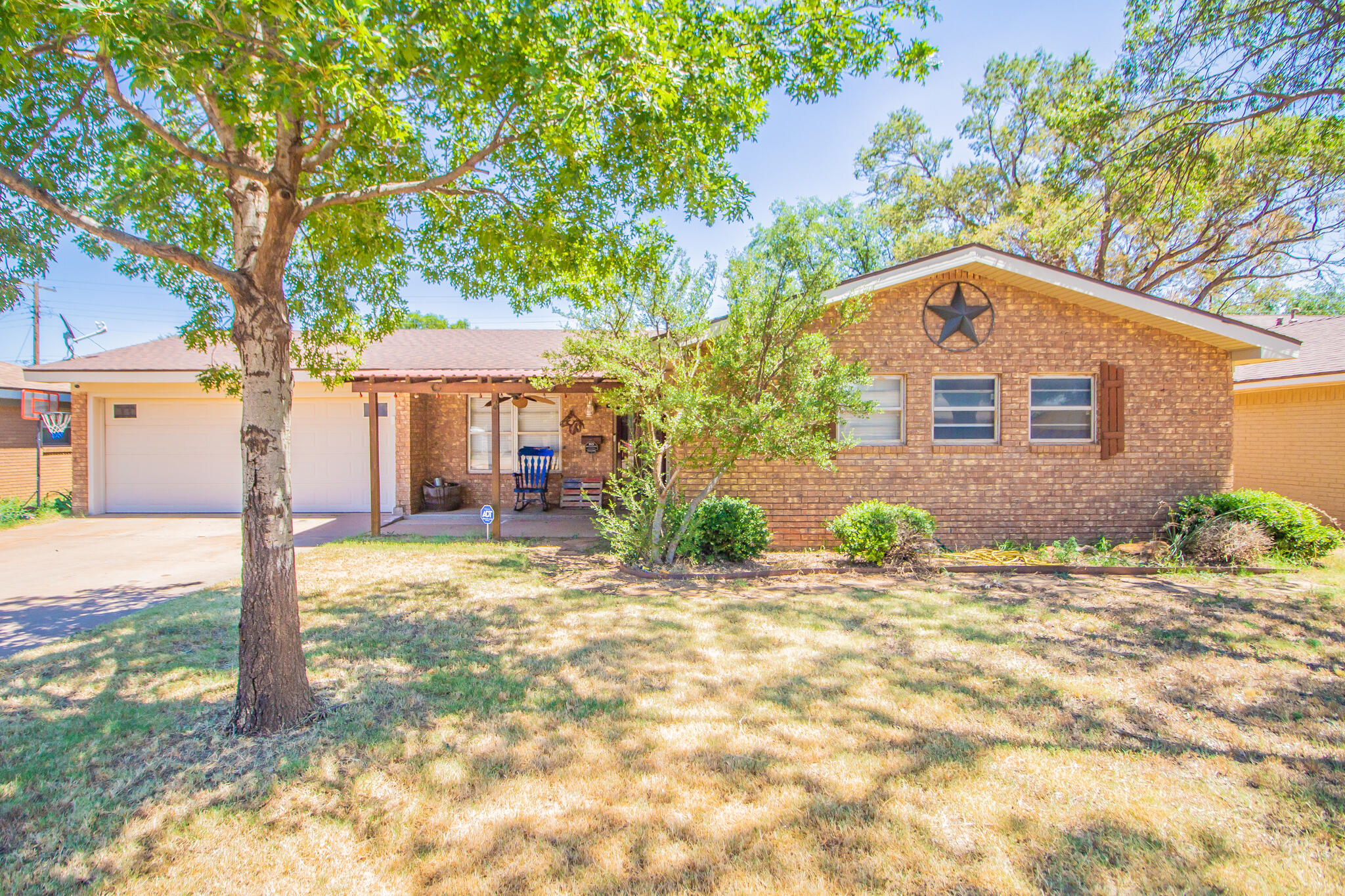 1206 S Pecos Drive