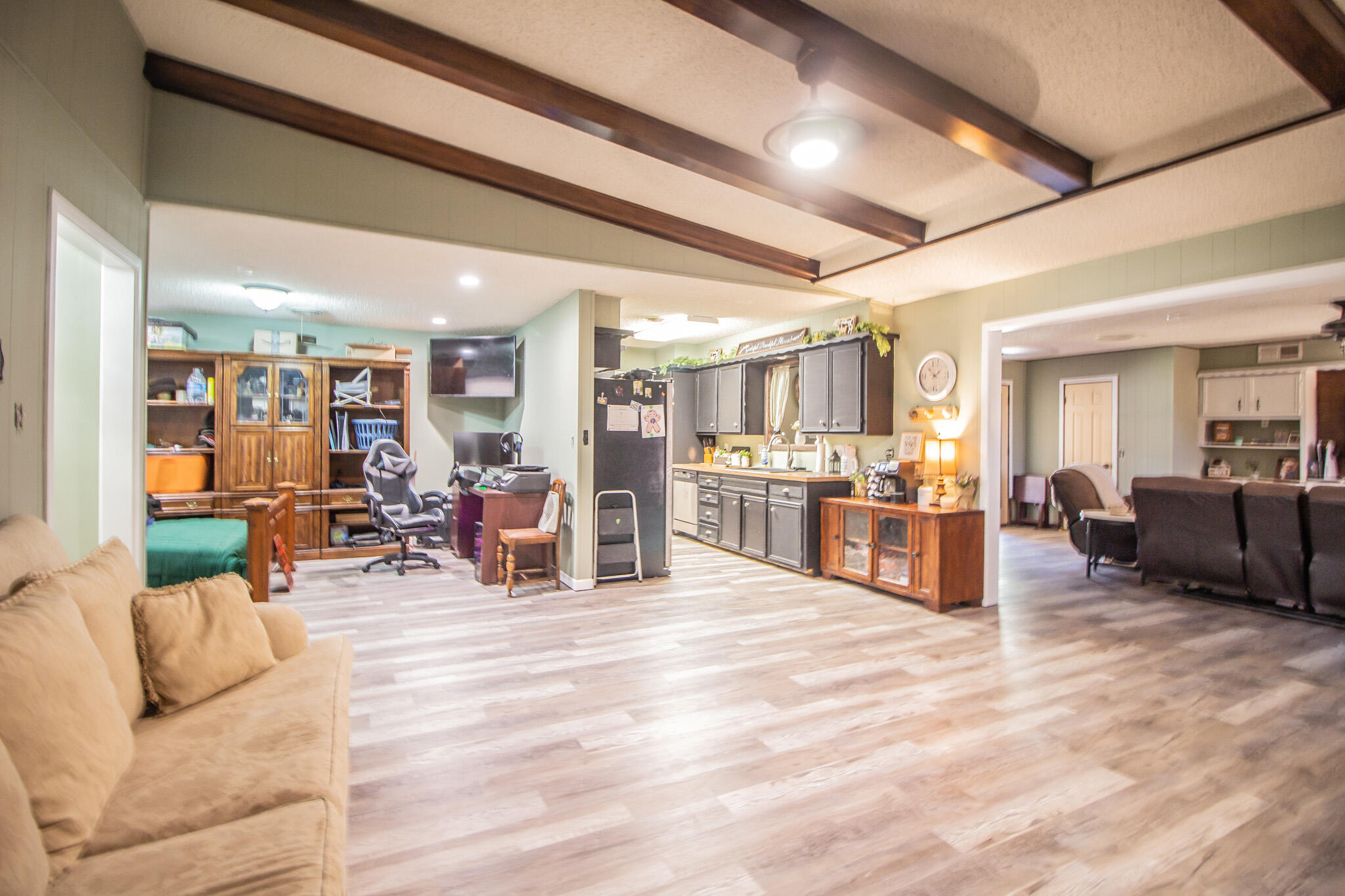 1206 S Pecos Drive
