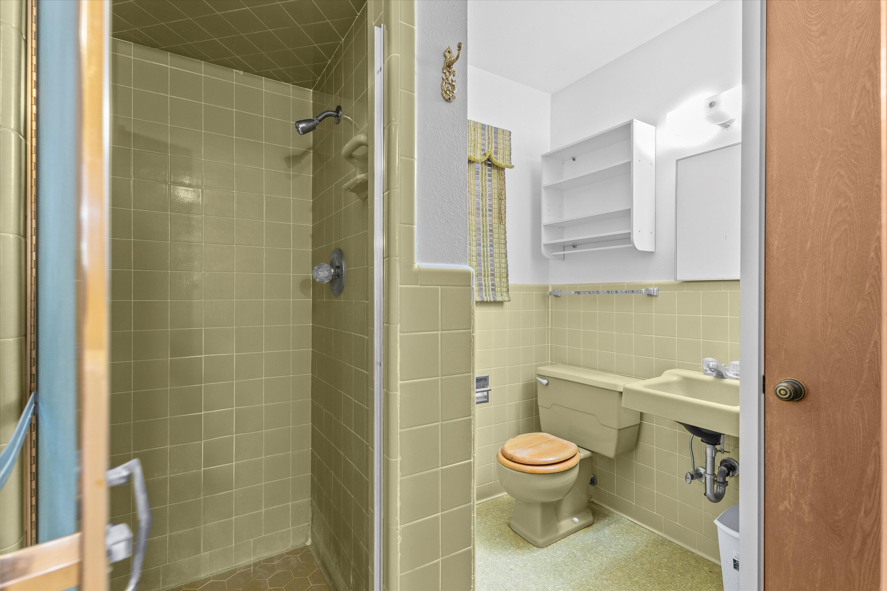 1308 E Harris Street