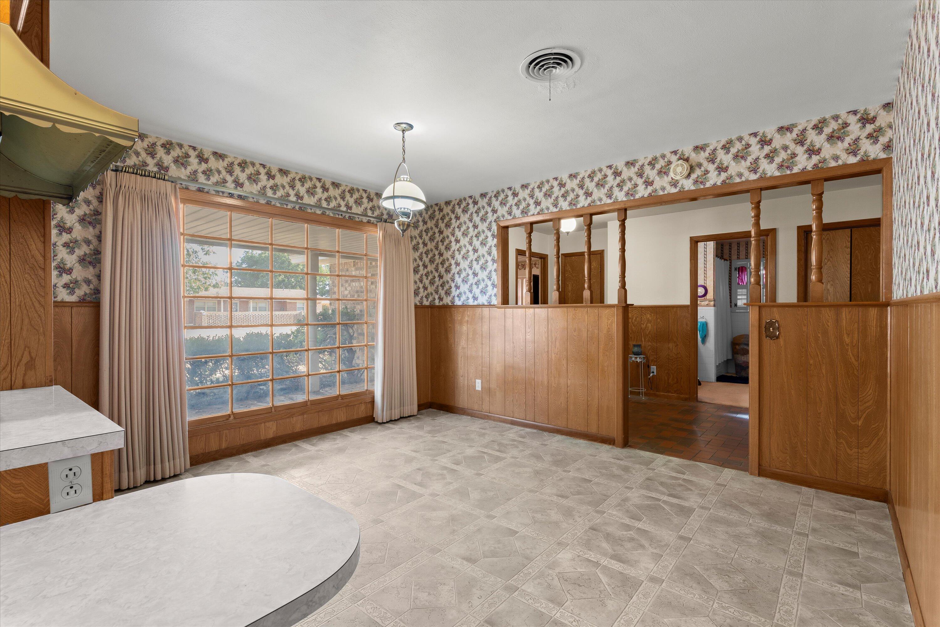 1308 E Harris Street