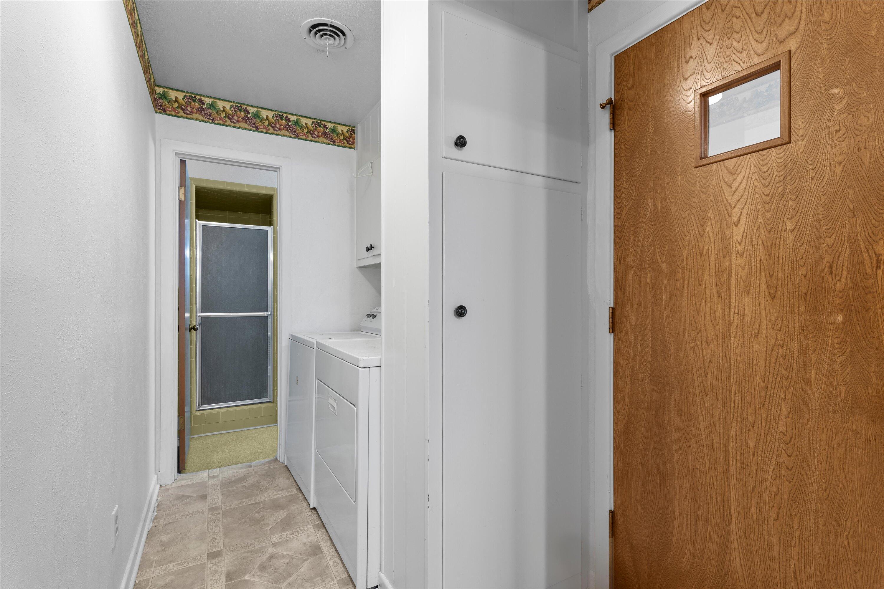 1308 E Harris Street