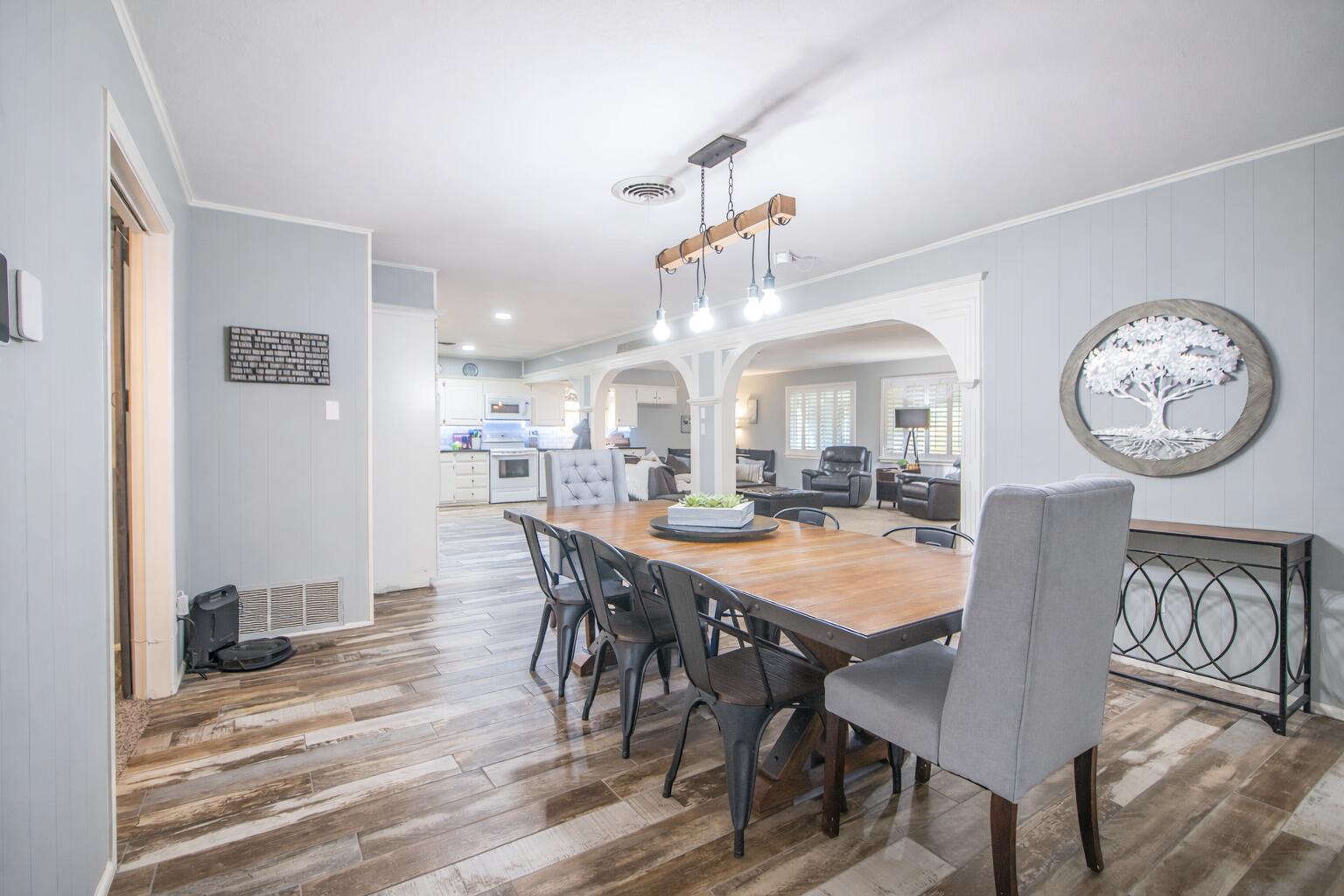 1603 E Reppto Street