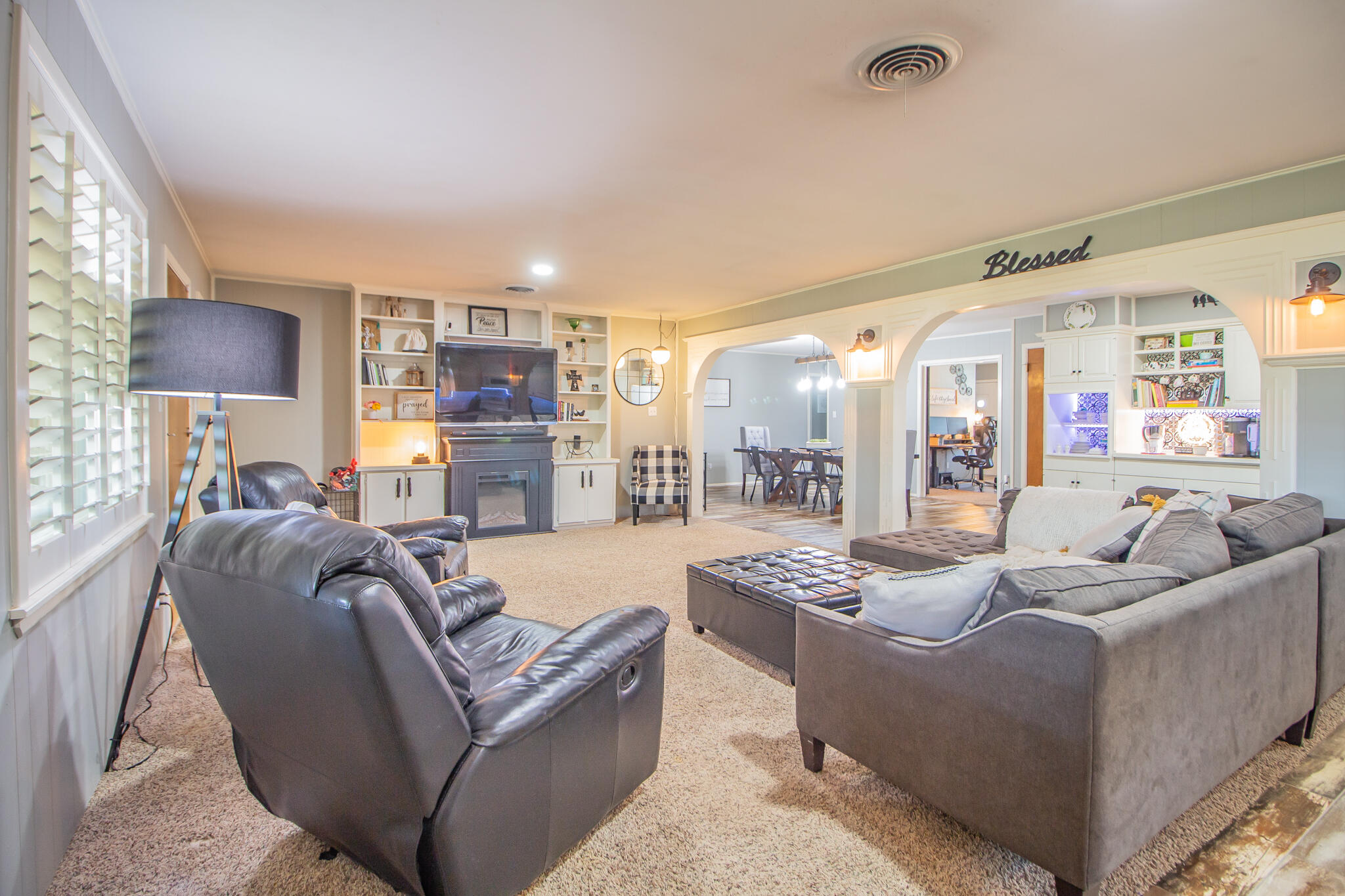 1603 E Reppto Street