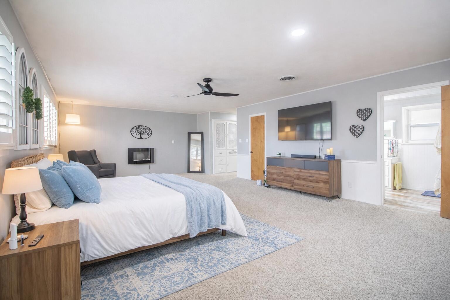 1603 E Reppto Street