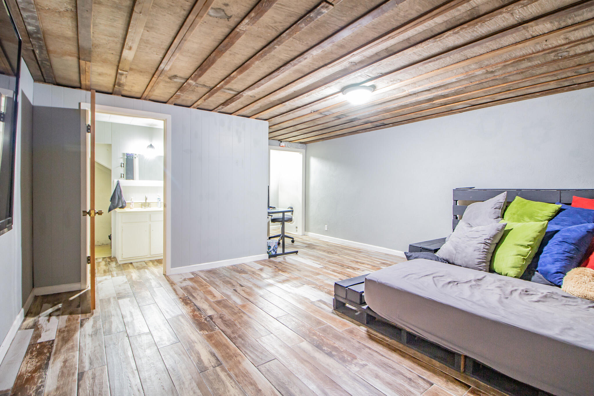 1603 E Reppto Street