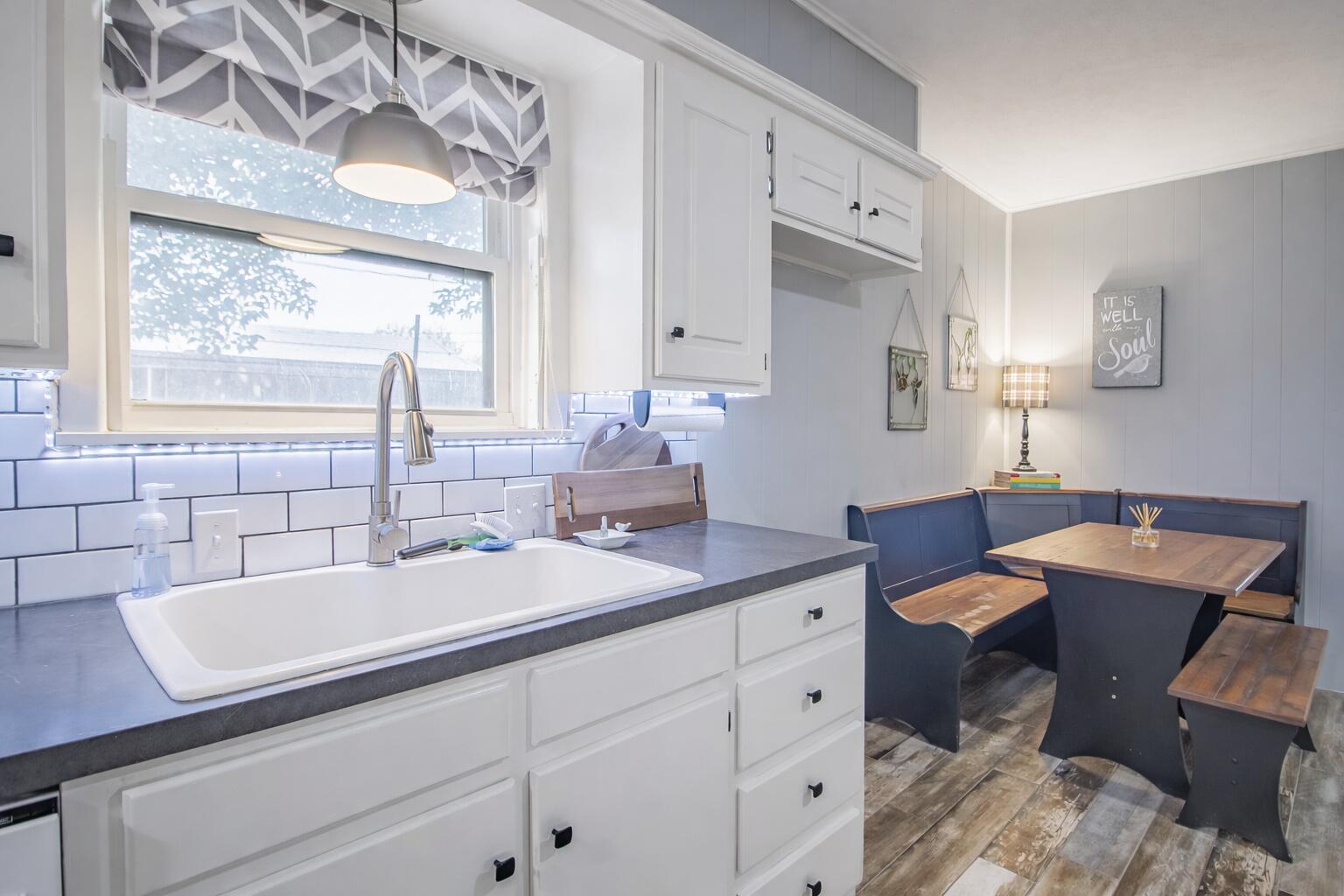 1603 E Reppto Street