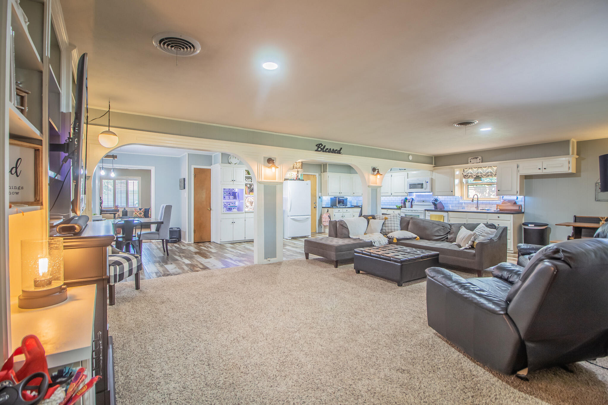 1603 E Reppto Street