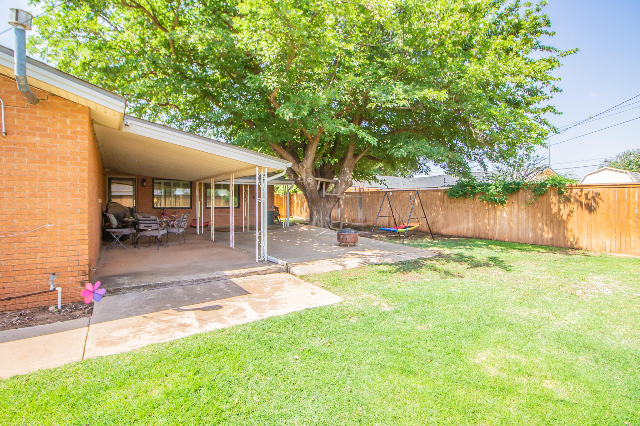 1603 E Reppto Street