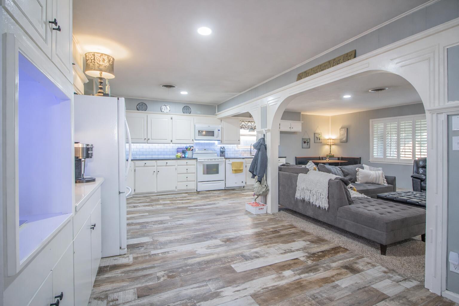 1603 E Reppto Street