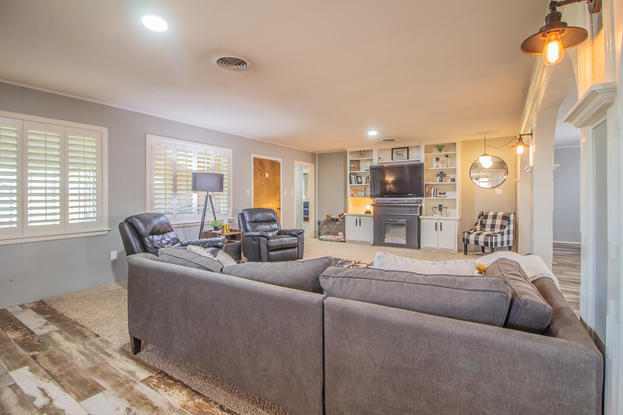 1603 E Reppto Street