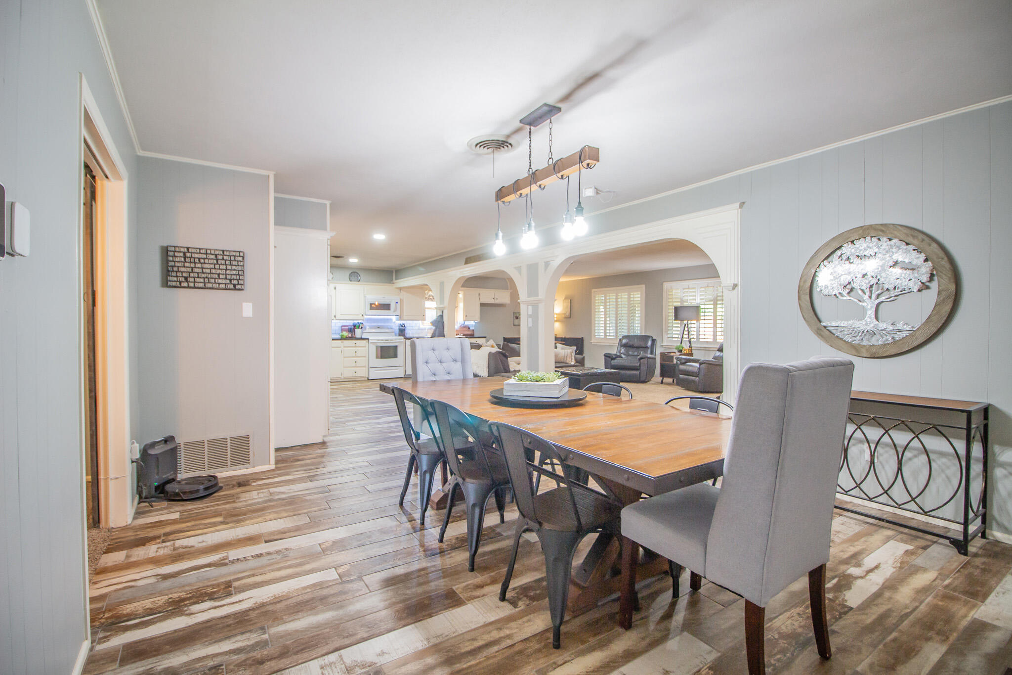 1603 E Reppto Street