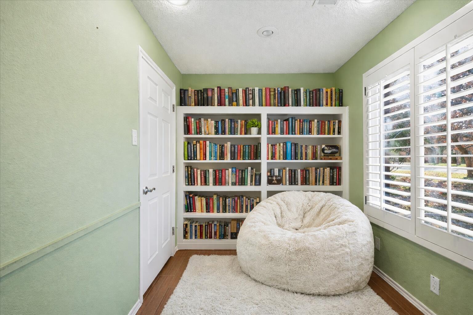 1703 E Casa Linda Lane