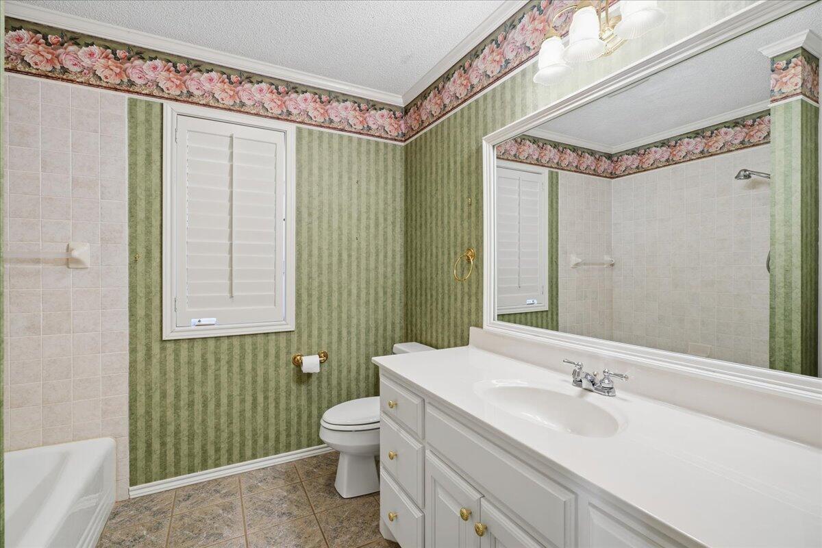 1703 E Casa Linda Lane