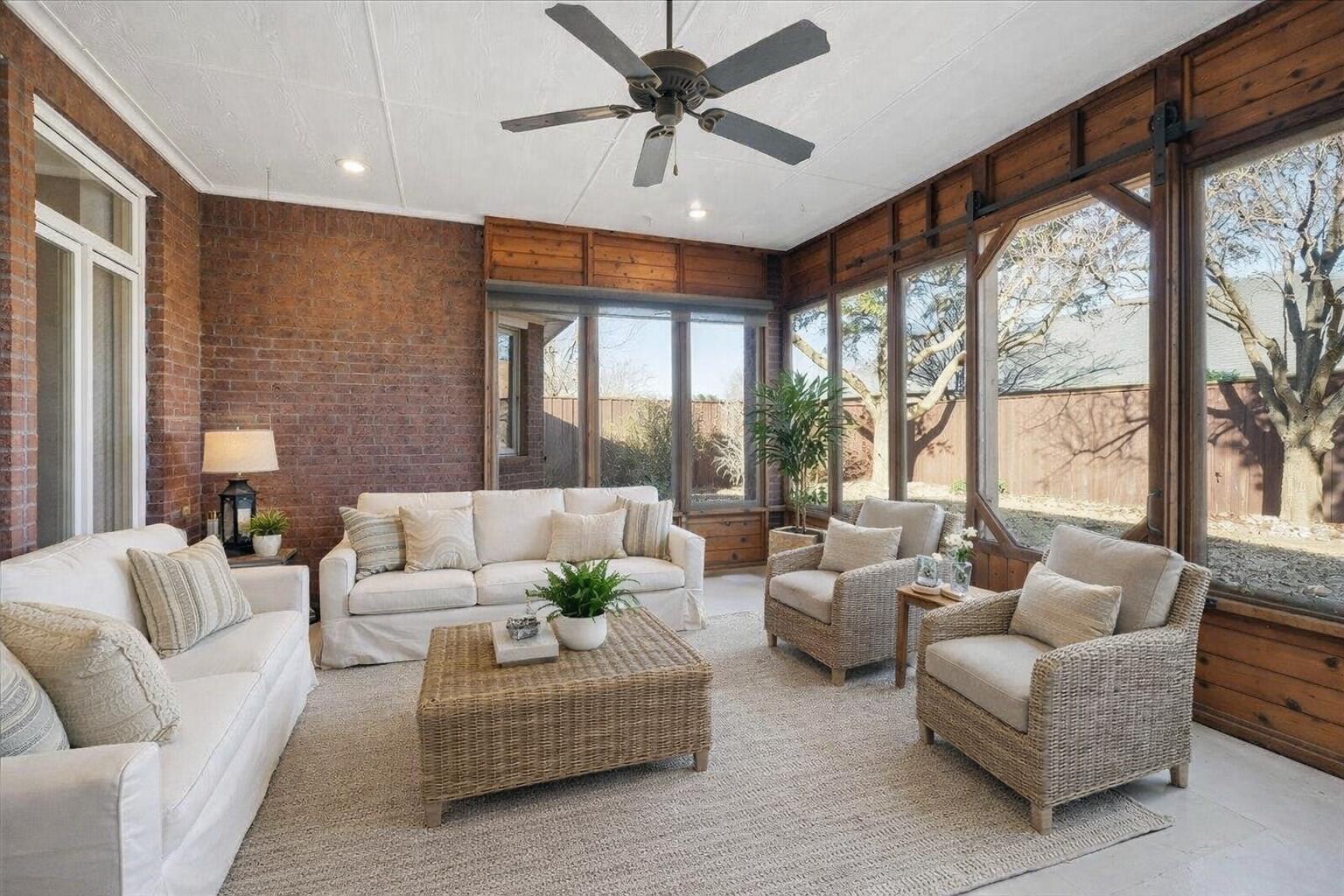 1703 E Casa Linda Lane