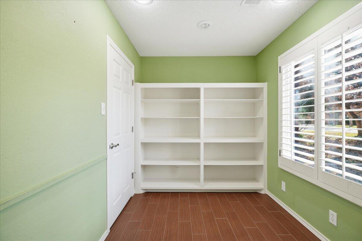 1703 E Casa Linda Lane