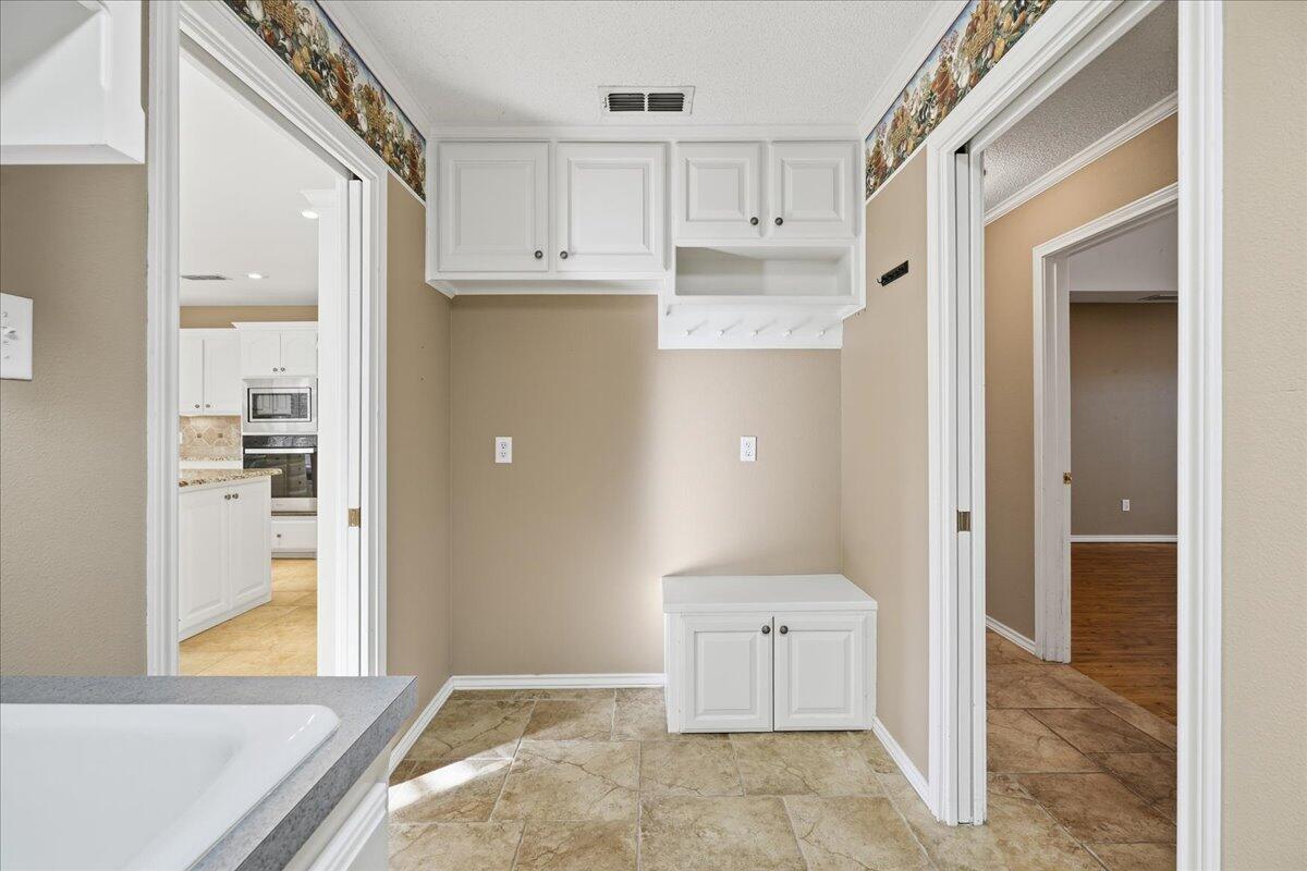 1703 E Casa Linda Lane