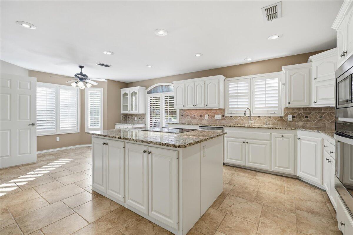 1703 E Casa Linda Lane