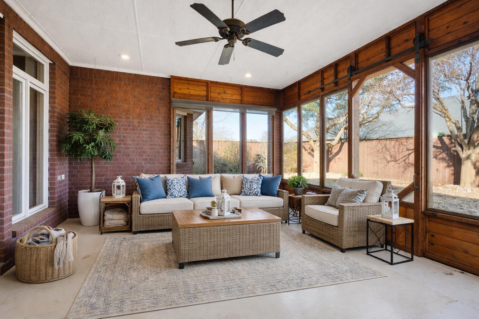 1703 E Casa Linda Lane