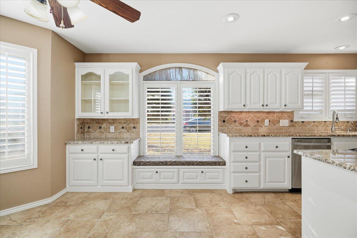 1703 E Casa Linda Lane