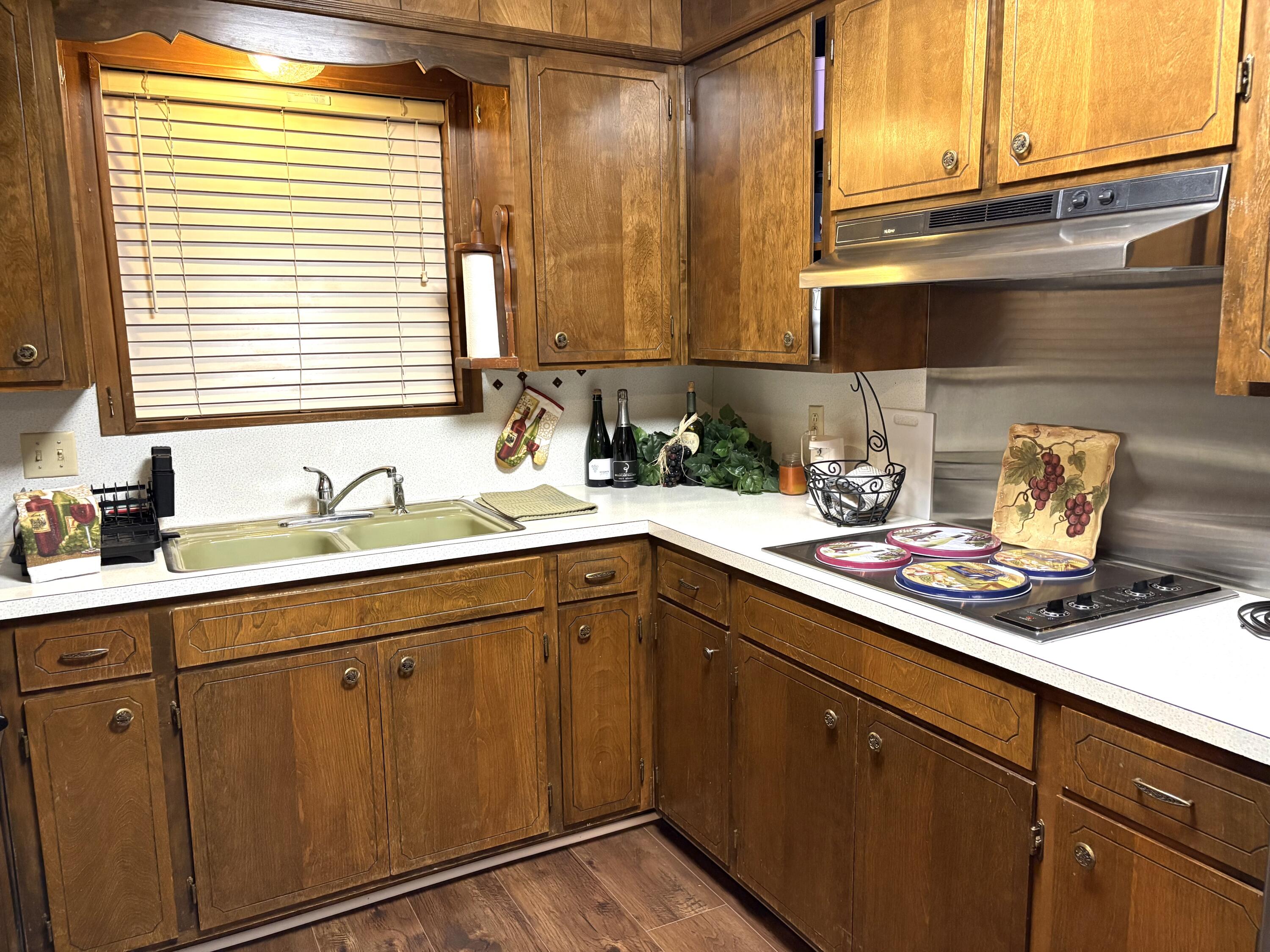 1807 E Reppto Street