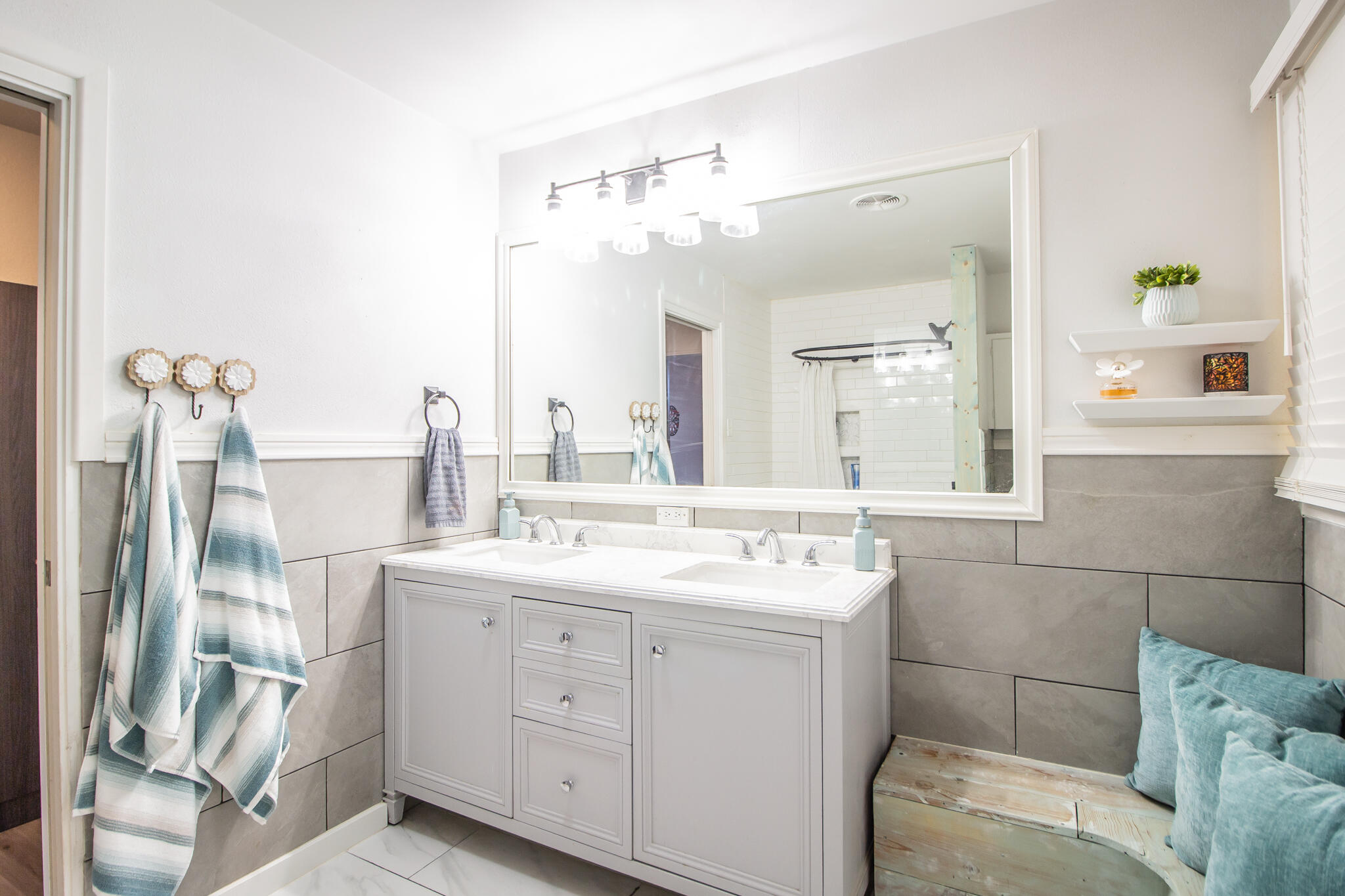 1301 E Buckley Street