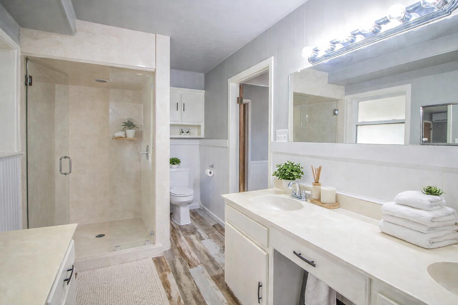 1603 E Reppto Street