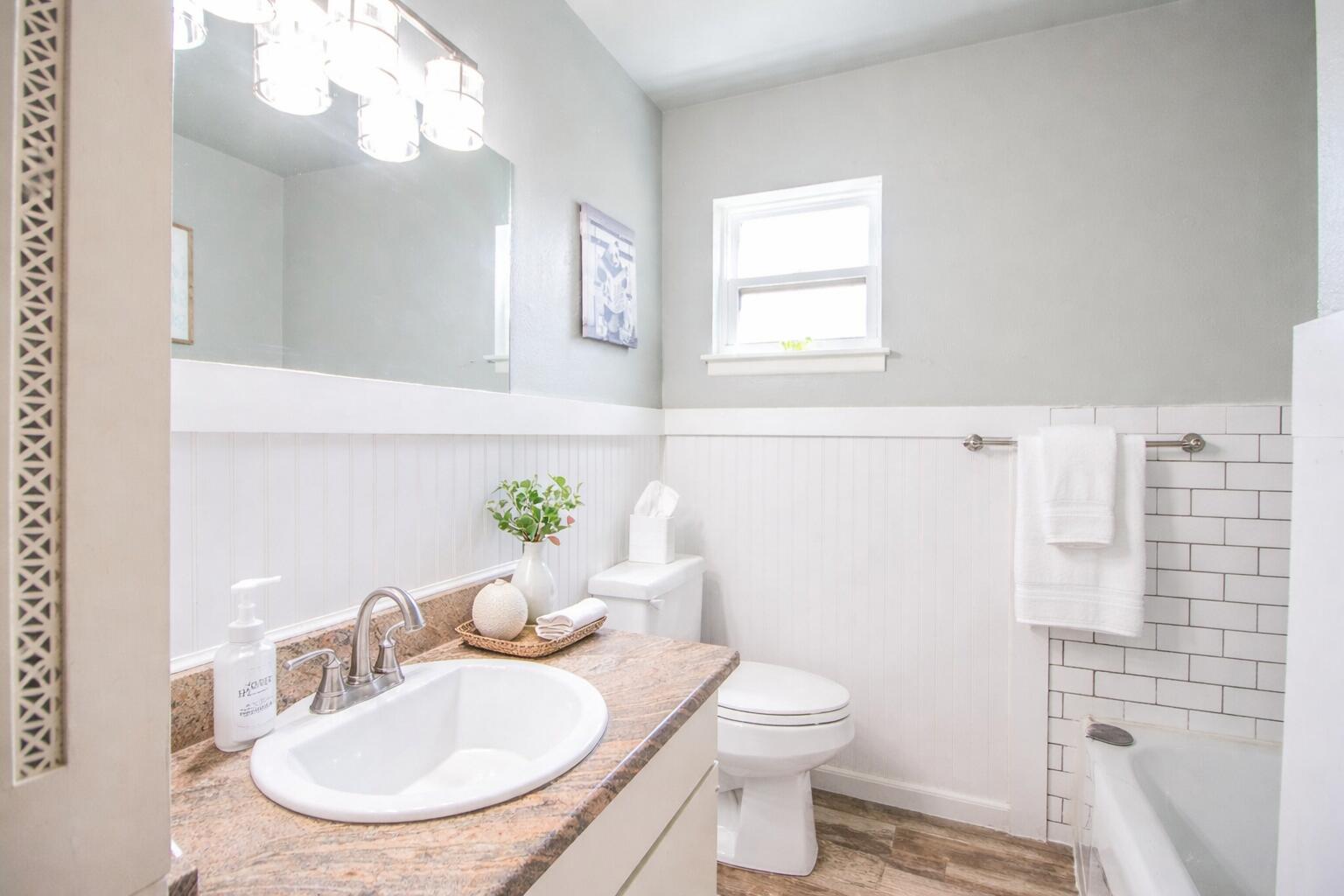 1603 E Reppto Street