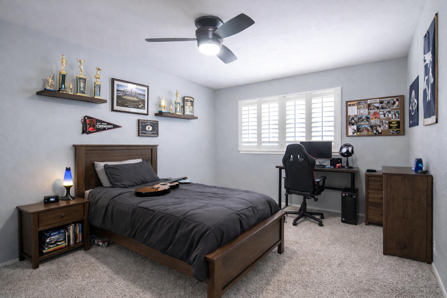 1603 E Reppto Street