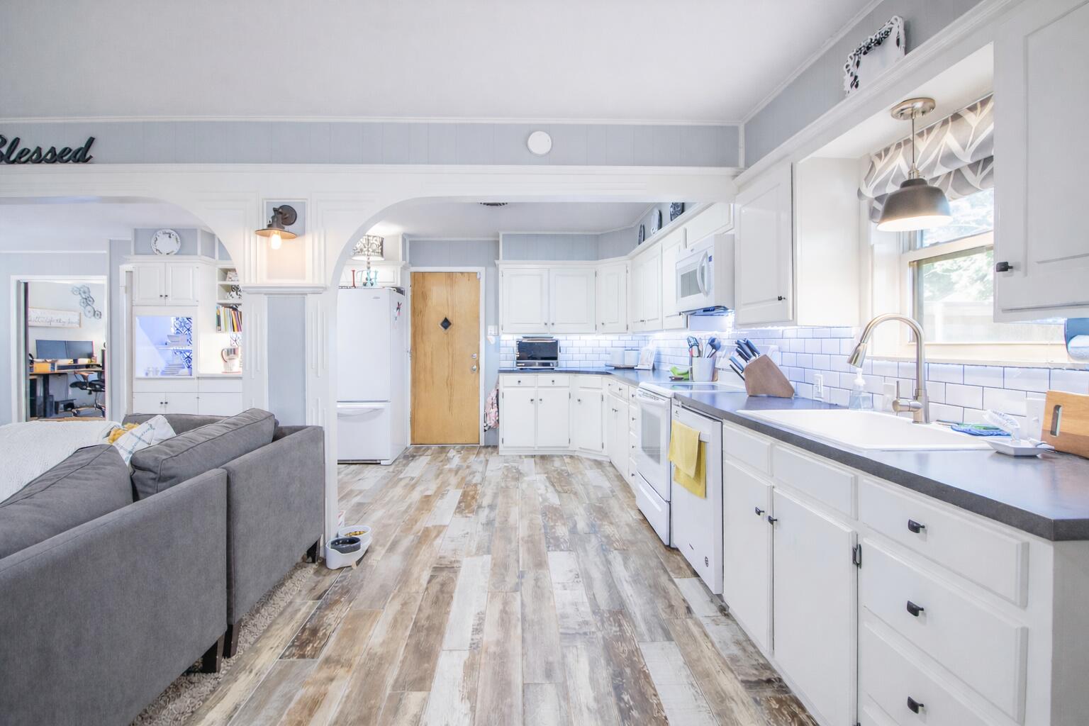 1603 E Reppto Street