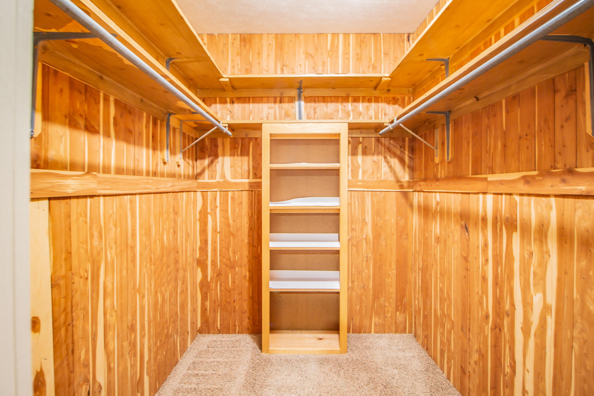 1603 E Reppto Street