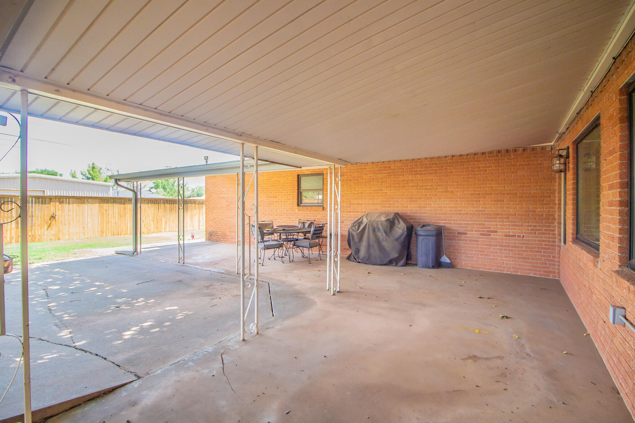 1603 E Reppto Street