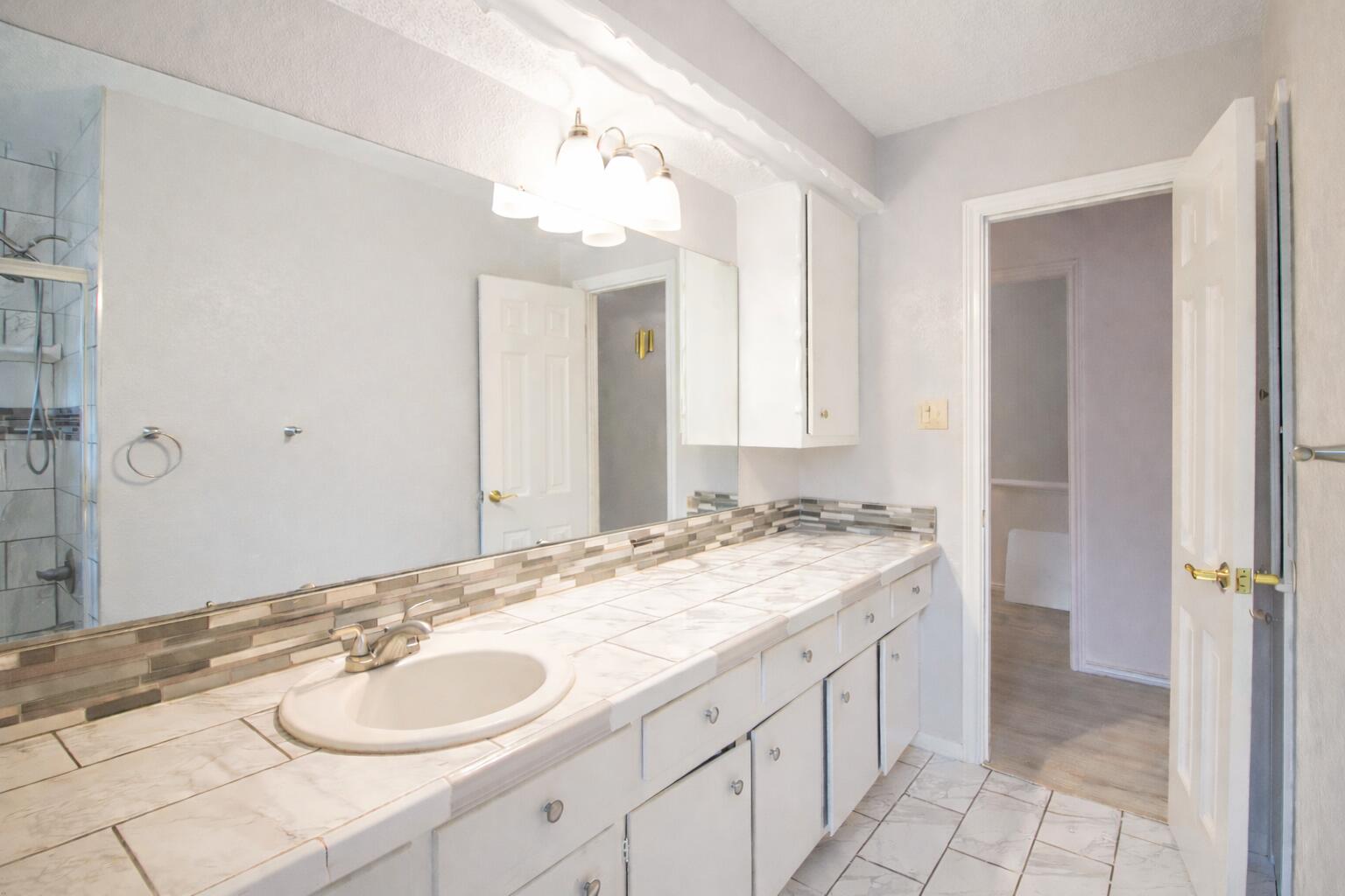 1803 E Buckley Street