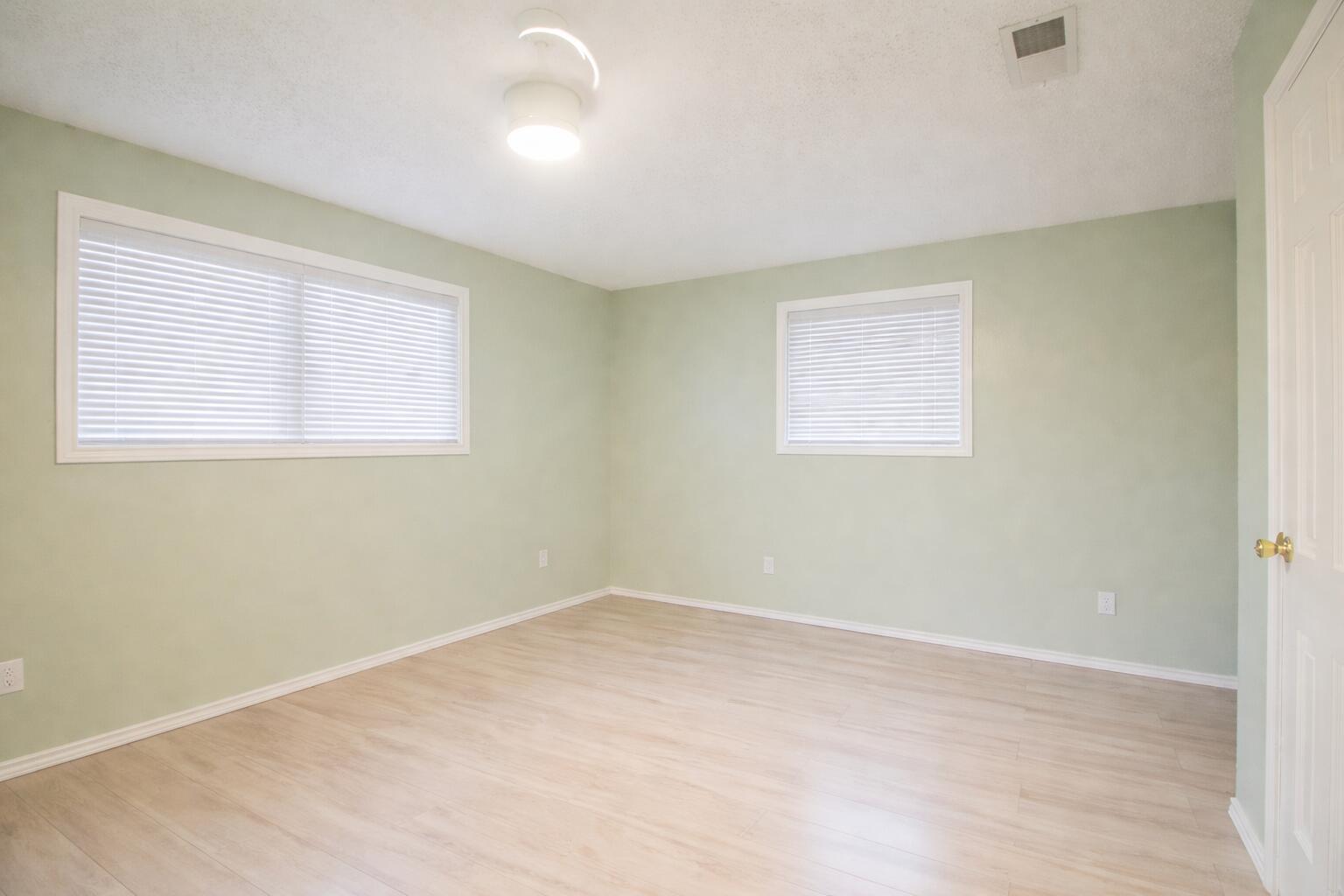 1803 E Buckley Street