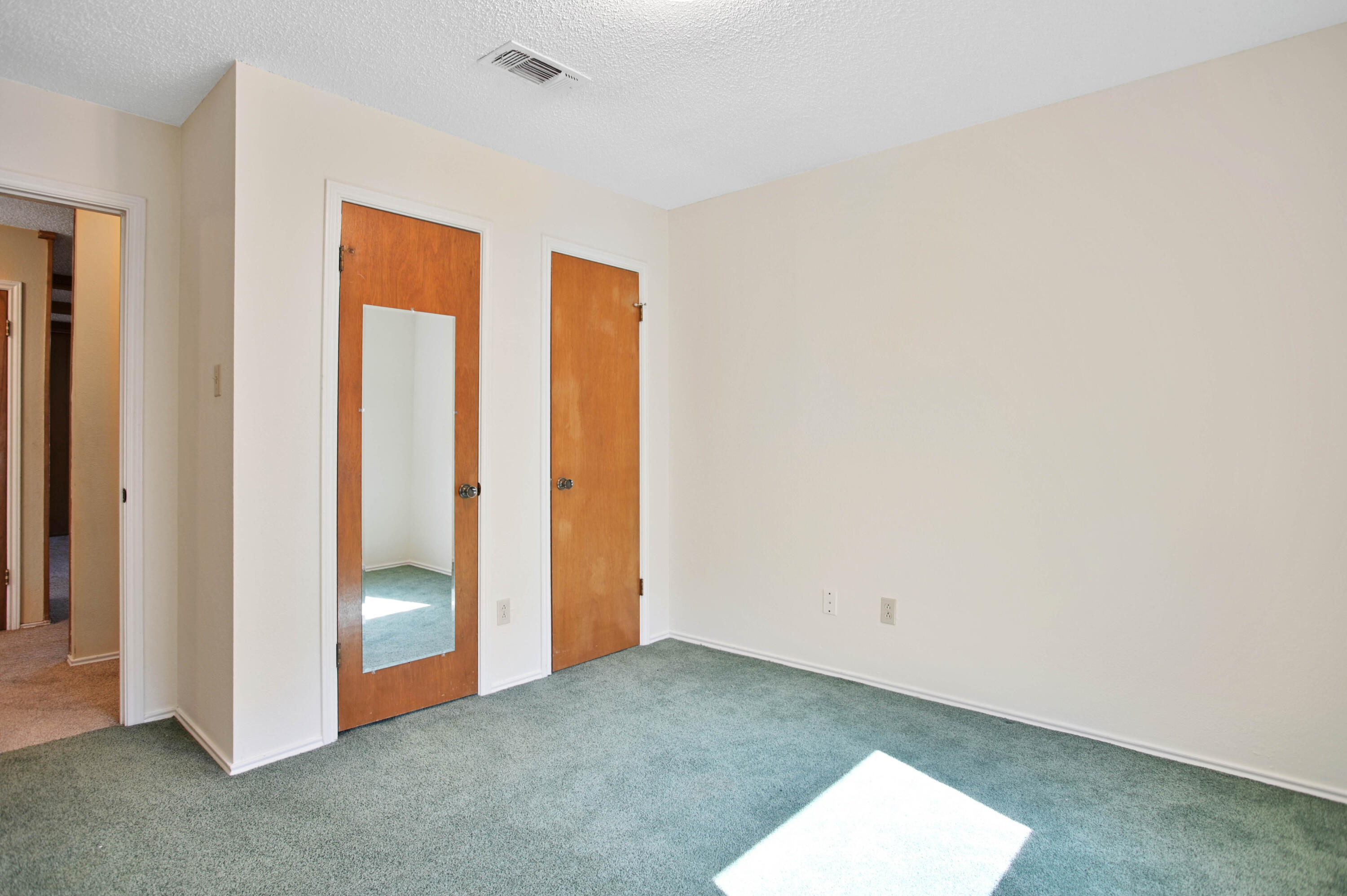 1303 E Waco Street