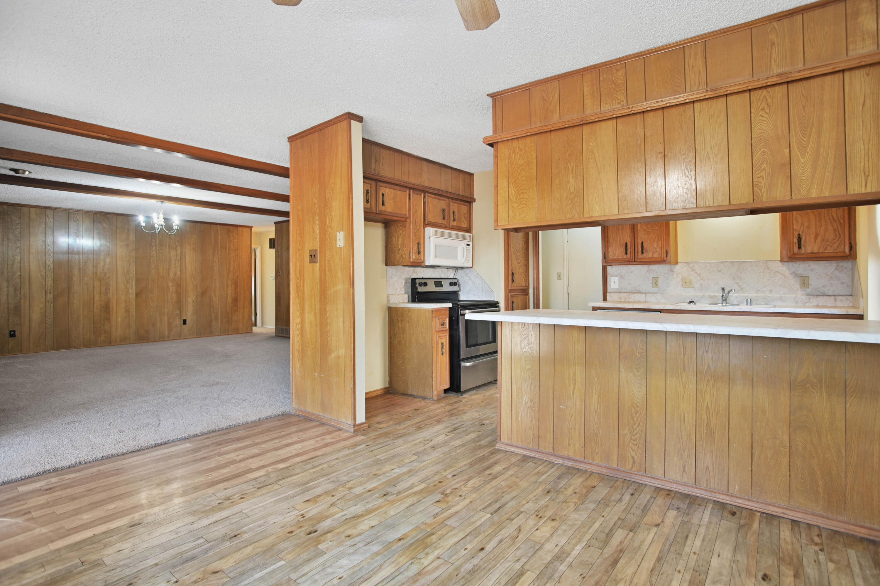 1303 E Waco Street