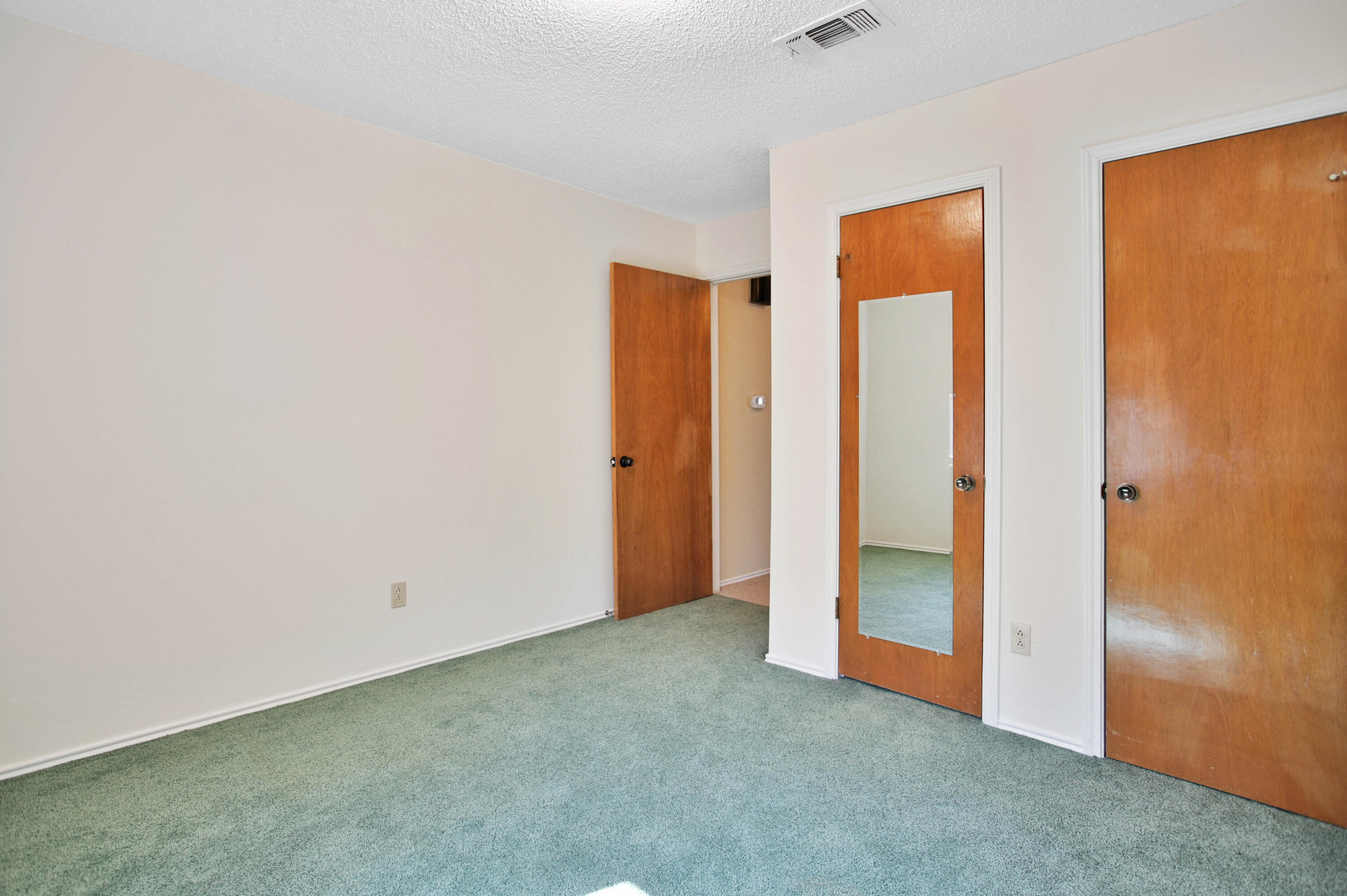 1303 E Waco Street