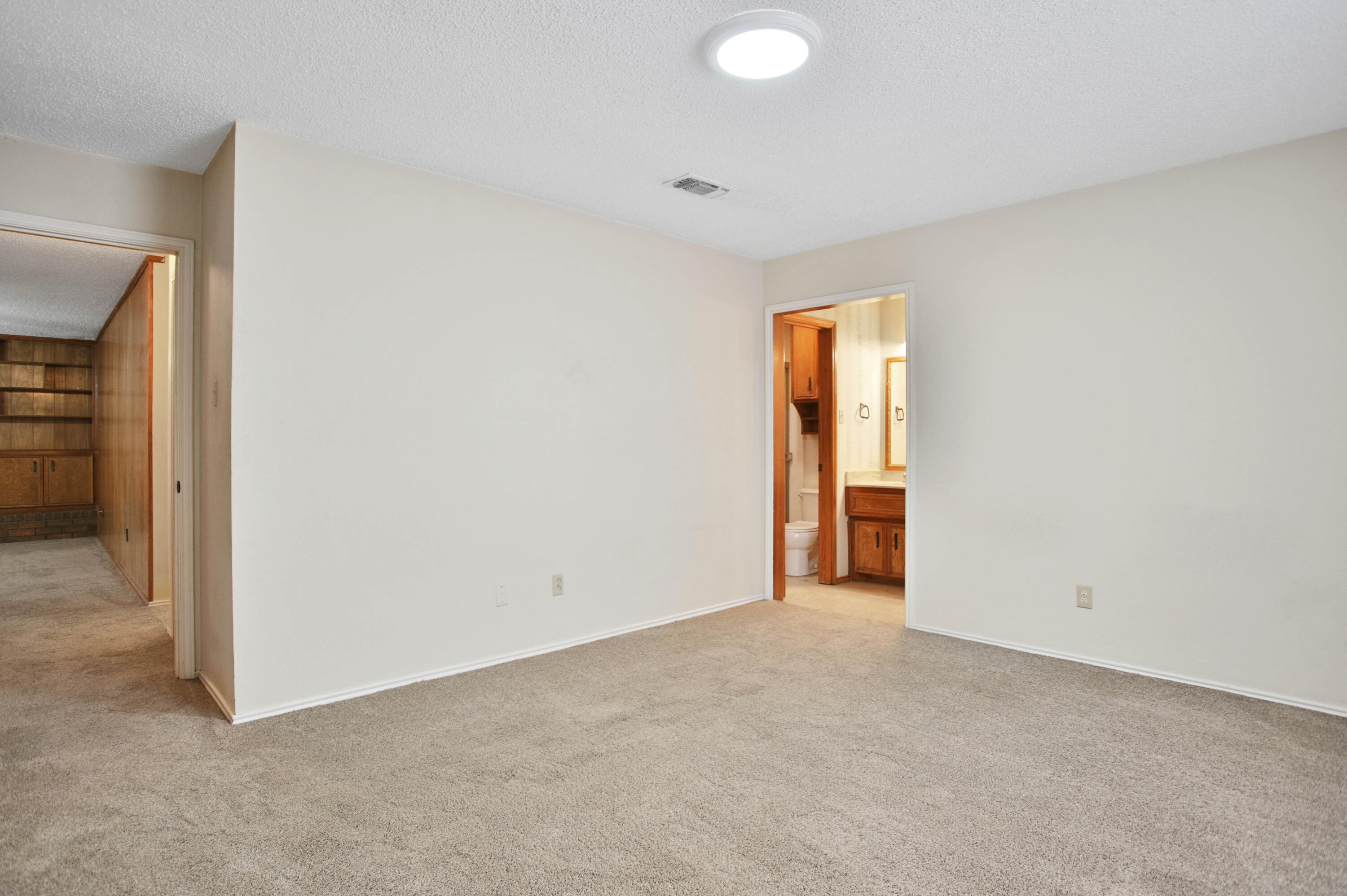 1303 E Waco Street