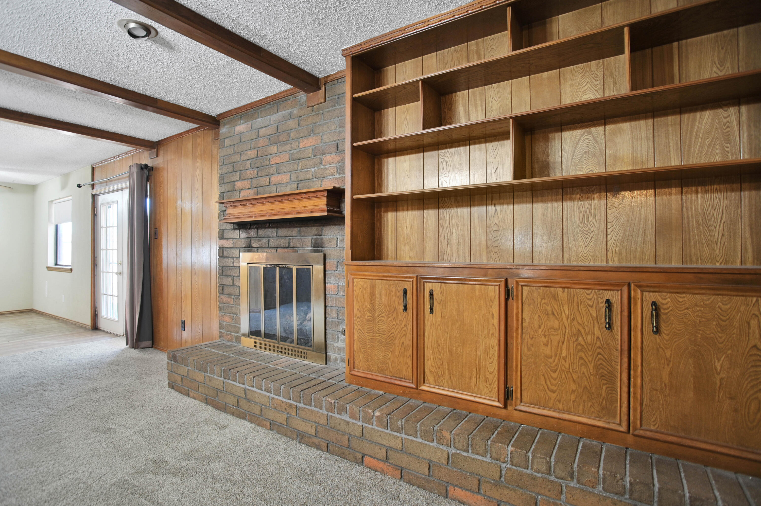 1303 E Waco Street