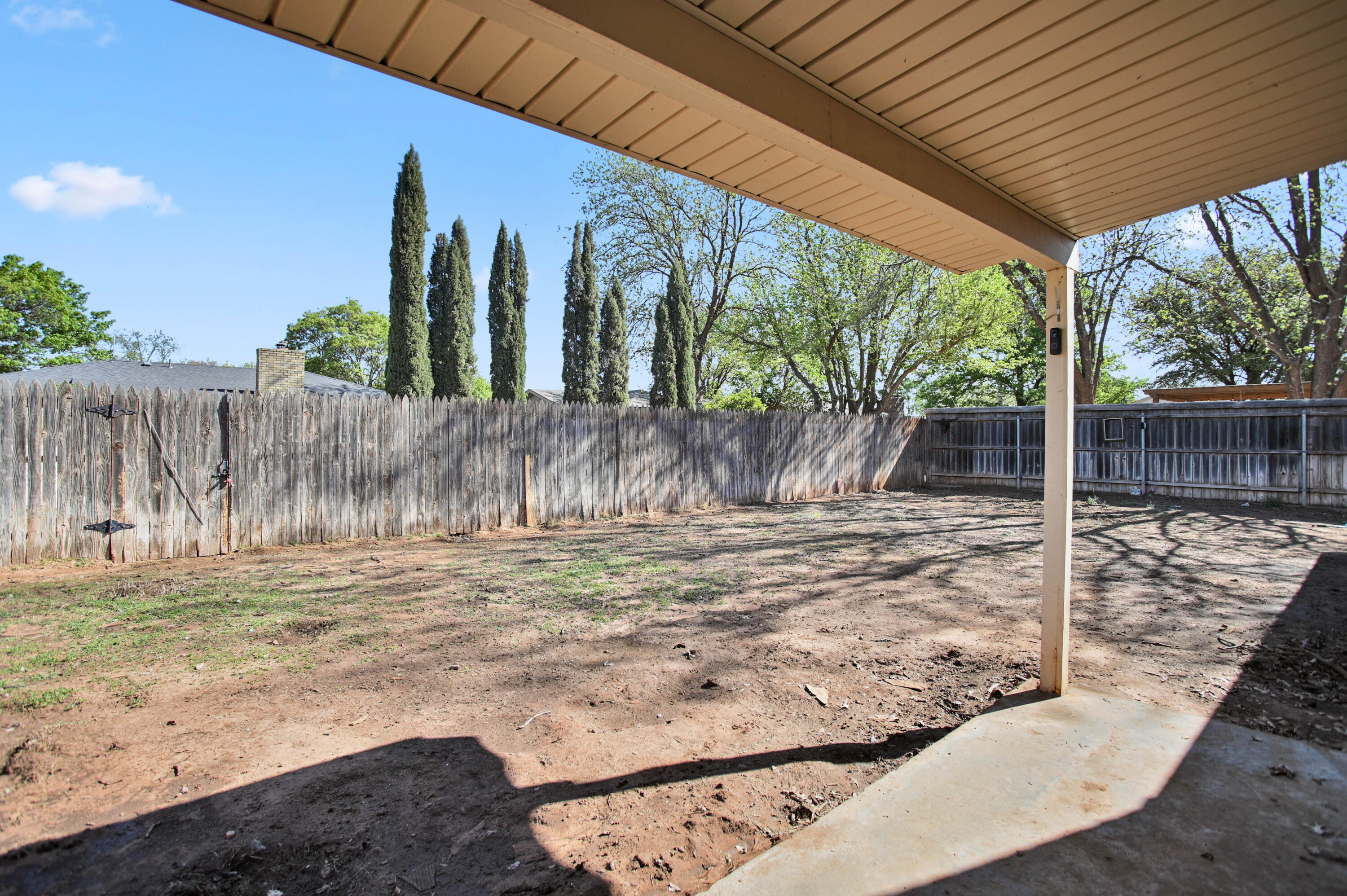 1303 E Waco Street
