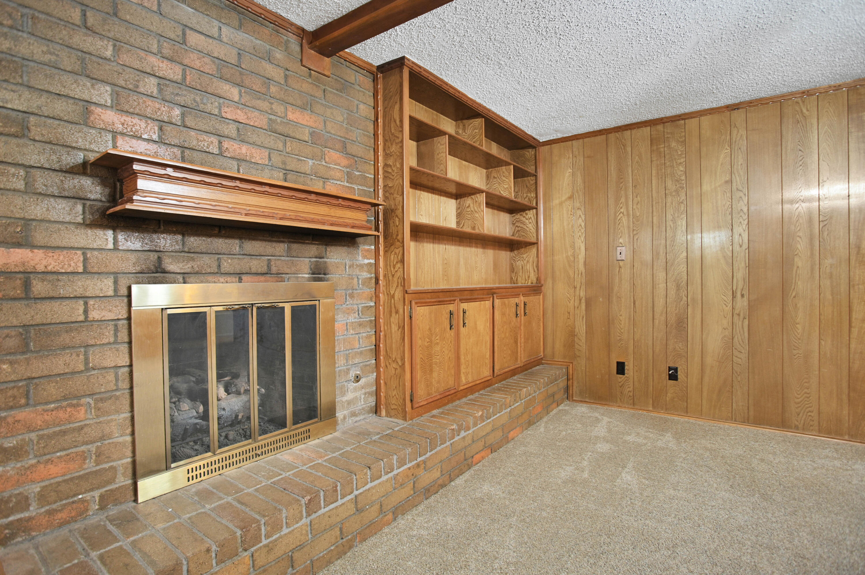 1303 E Waco Street