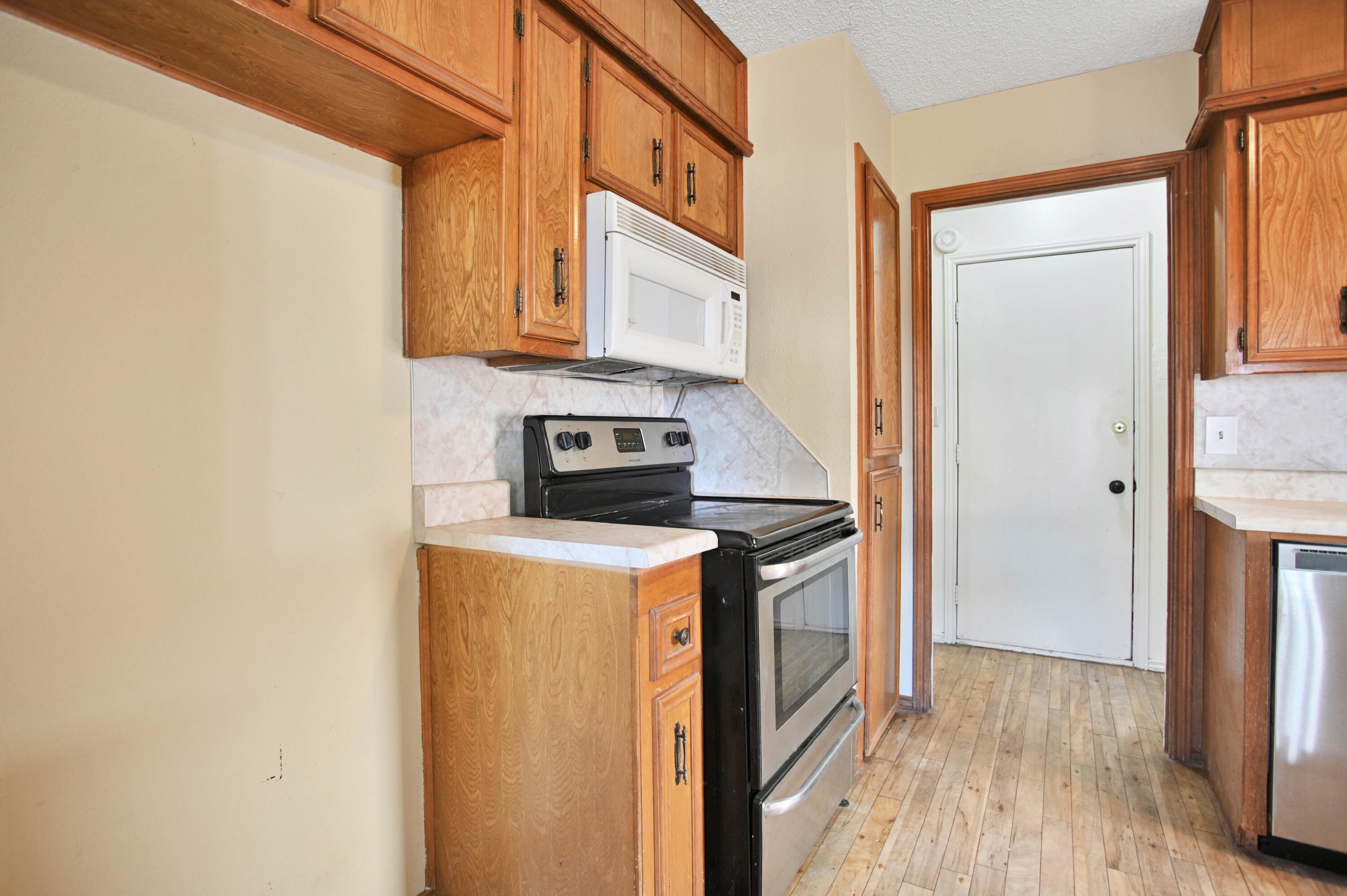 1303 E Waco Street