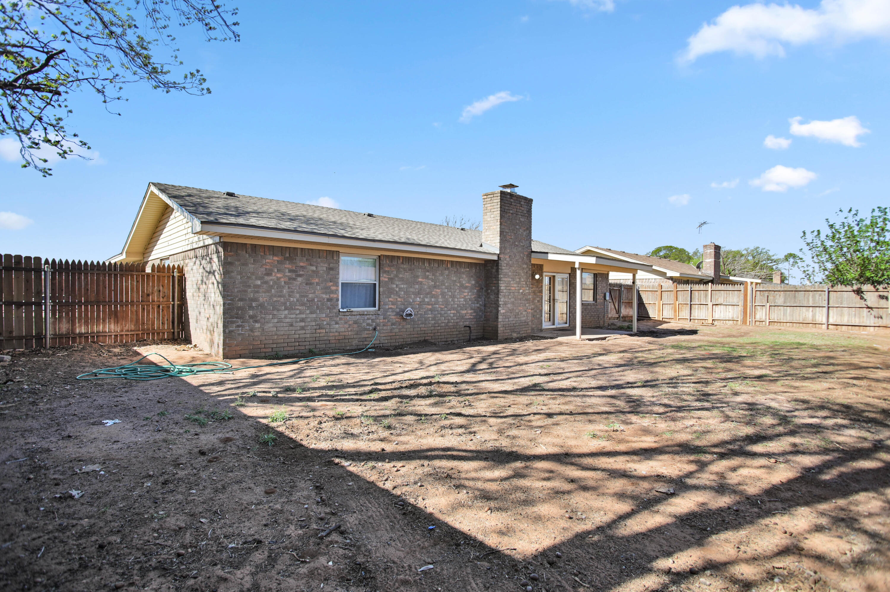 1303 E Waco Street